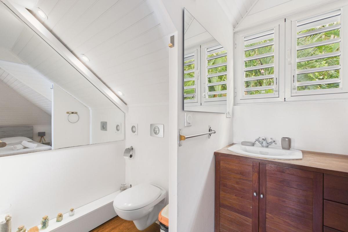 Location villa 5 personnes - salle de douche étage